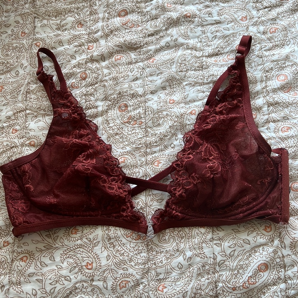 Urban Outfitters Out From Under Natasha Lace Bralette